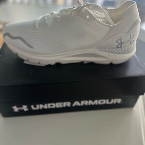 Men’s Under Armour White Athletic Shoes Size 13 Brand New